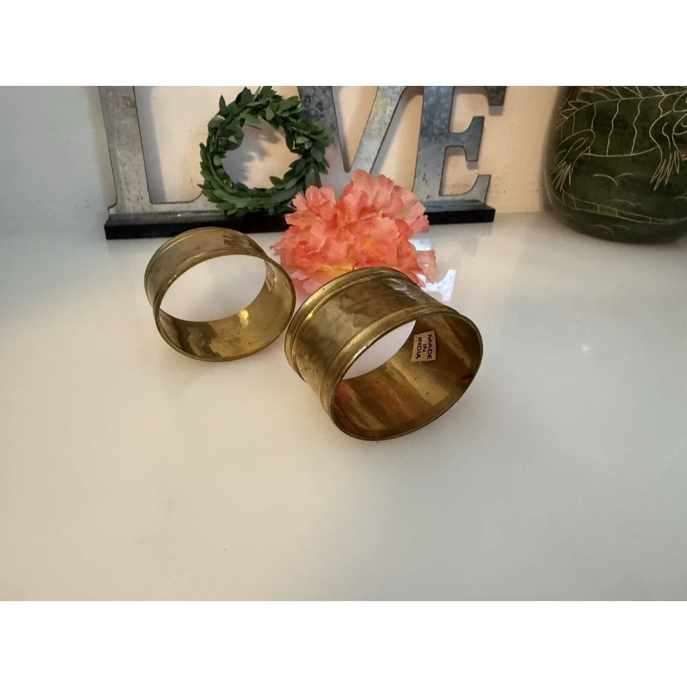Vintage Set of 2 Solid Hammered Brass Oval Napkin Rings Made in India Sturdy GUC